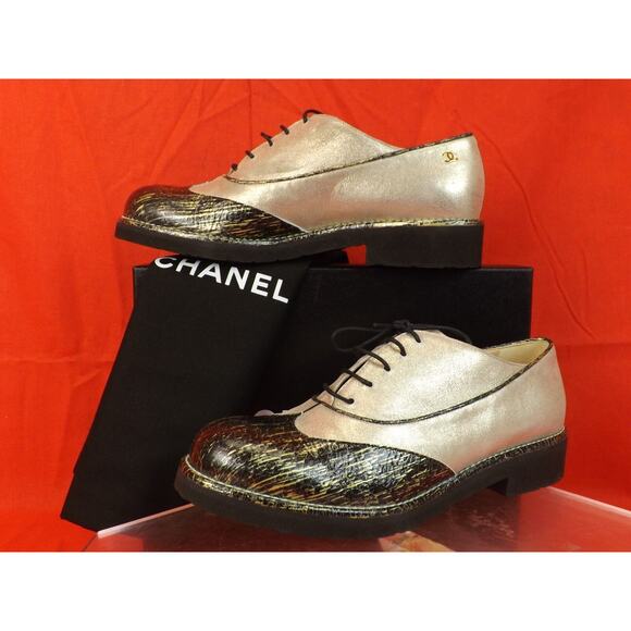 NIB CHANEL G31564 TWO TONE SHIMMER BLACK LEATHER CC LOGO LACE OXFORDS 40.5 $1K - Picture 3 of 12
